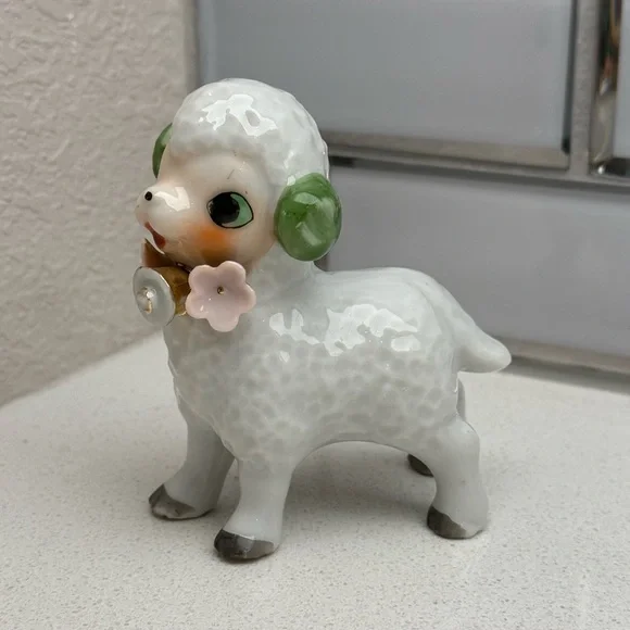 Vintage Glossy Ceramic Lamb Figurine Easter 1950s Springtime Decor Made in Japan - Picture 4 of 17